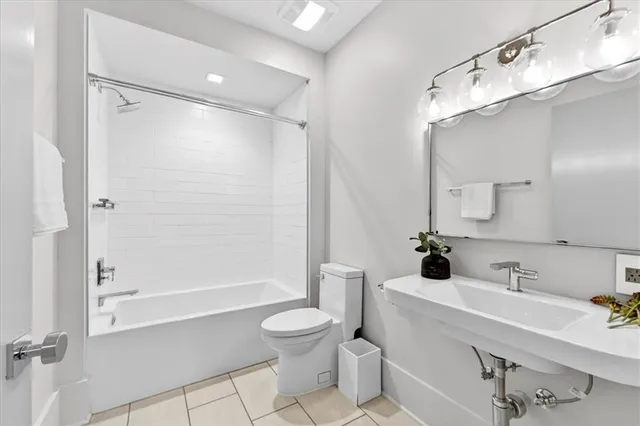 $1,970,000 | 3906 West 69th Street, Prairie Village, KS 66208