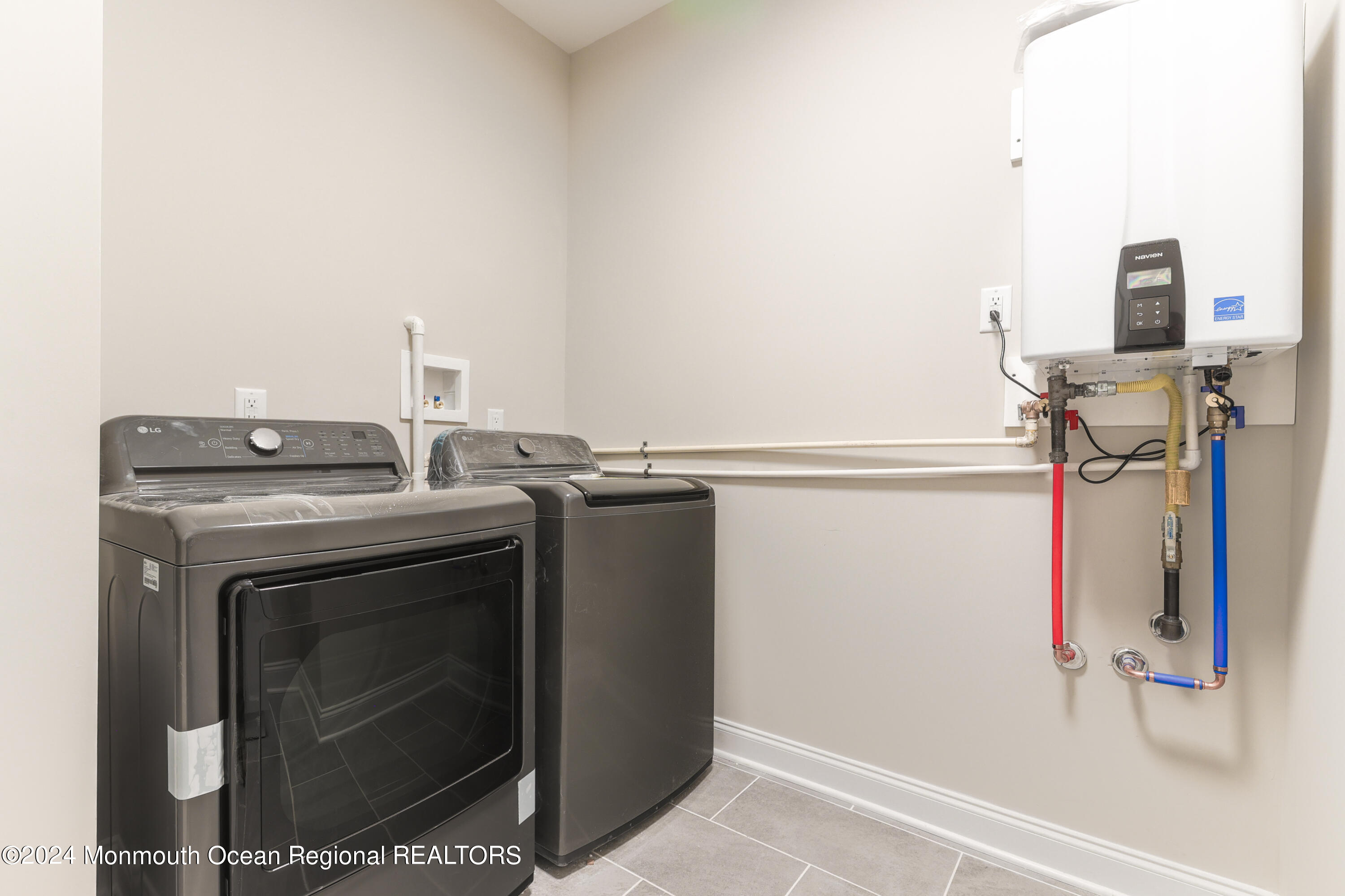 907 Center Street Union Beach, NJ 07735 - Photo 15 of 31 Laundry Room