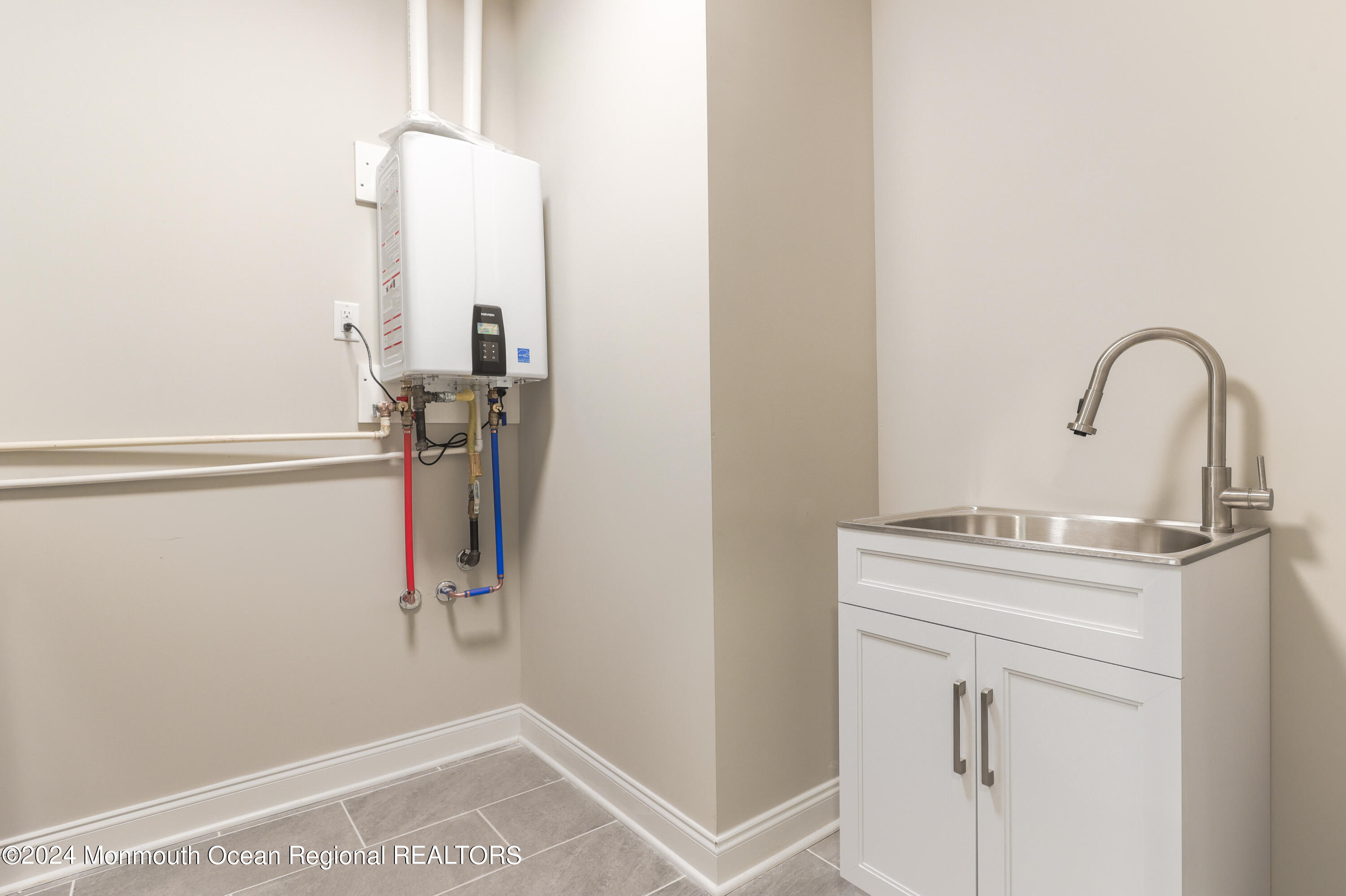 907 Center Street Union Beach, NJ 07735 - Photo 16 of 31 Laundry Room