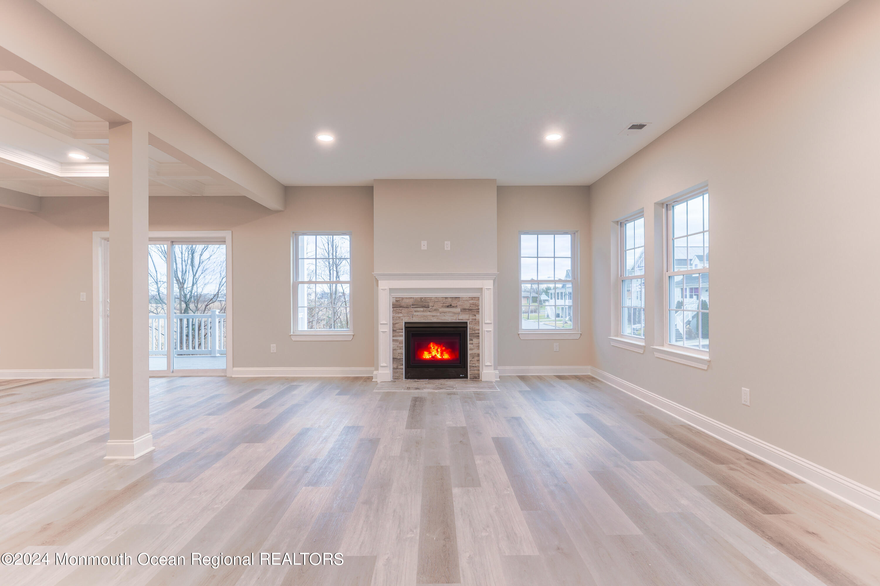 907 Center Street Union Beach, NJ 07735 - Photo 23 of 31 Great Room