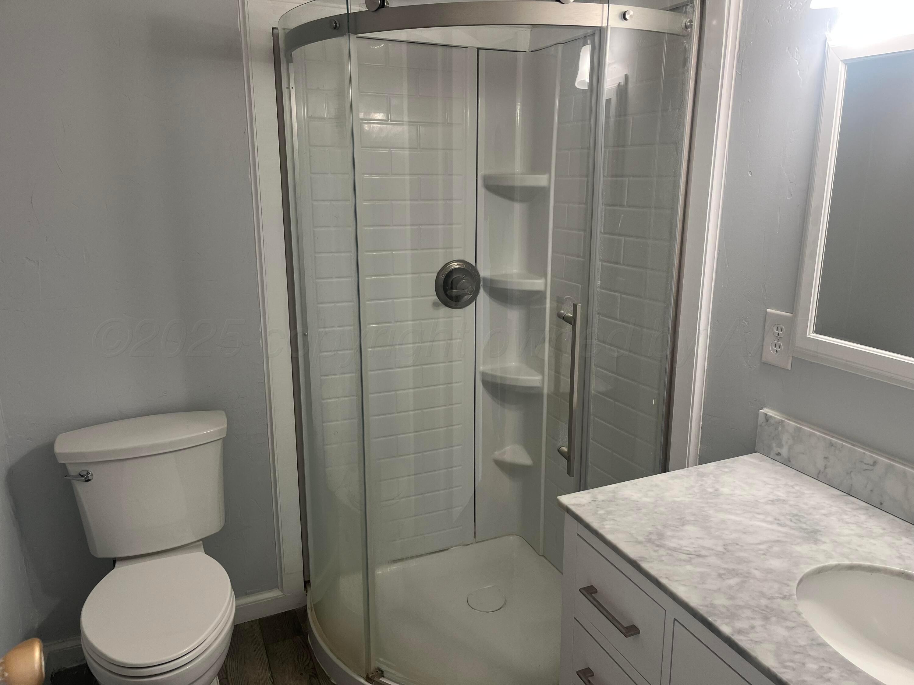 4515 Hines Road Amarillo, TX 79108 - Photo 21 of 26 Primary Bathroom