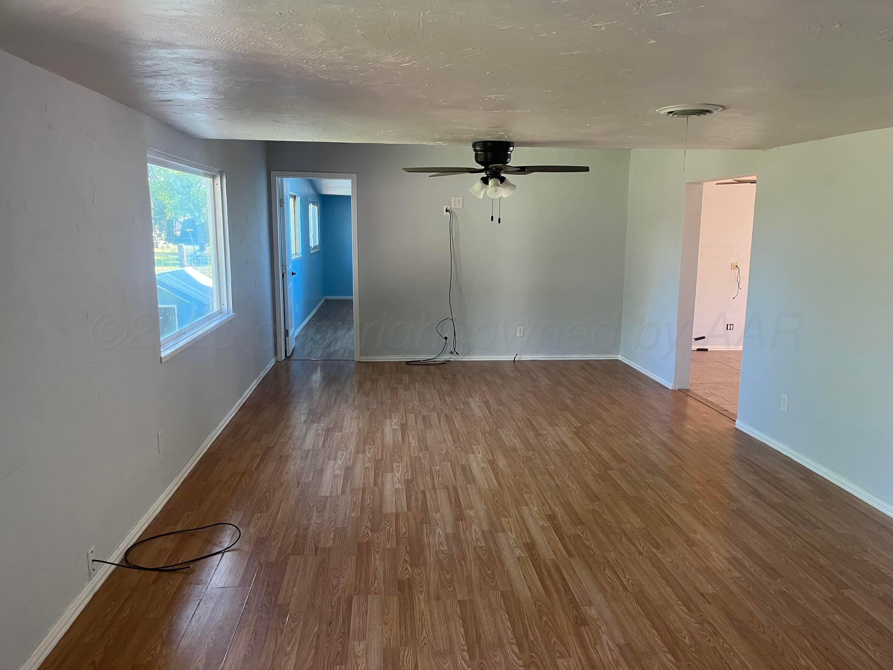4515 Hines Road Amarillo, TX 79108 - Photo 10 of 26 Living Room X 2