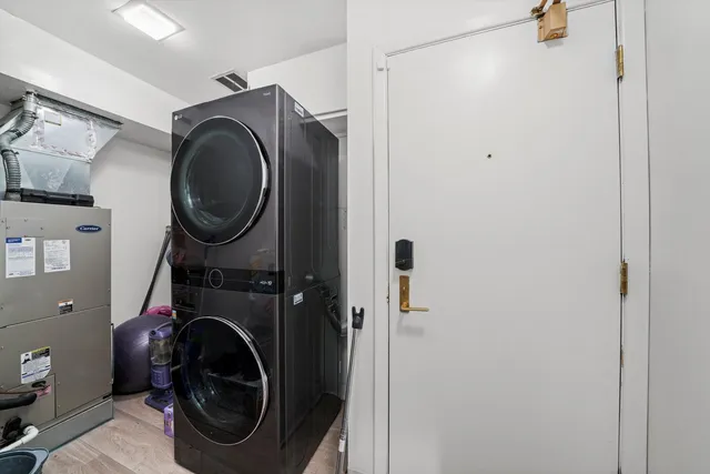 $320,000 | 8094 Garfield Avenue, Unit 43, Burr Ridge, IL 60527