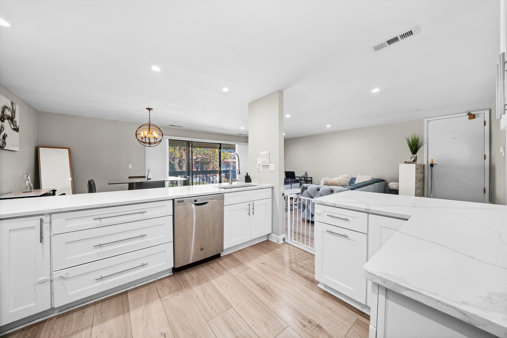 8094 Garfield Avenue, Unit 43 Burr Ridge, IL 60527 - Photo 3 of 23