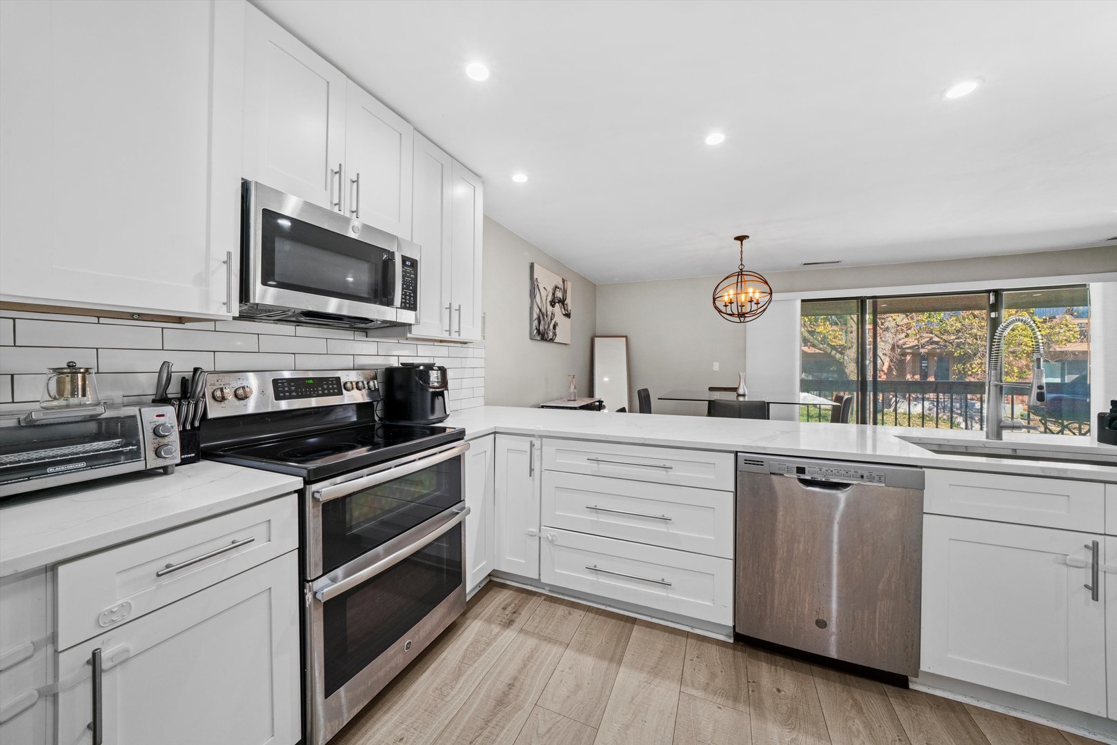 8094 Garfield Avenue, Unit 43 Burr Ridge, IL 60527 - Photo 4 of 23