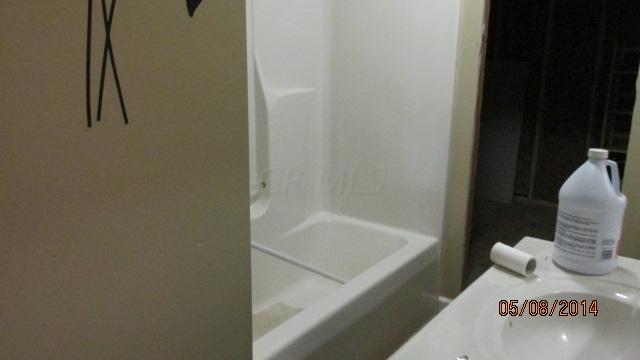 1001 Rockhaven Road Southeast Newark, OH 43055 - Photo 5 of 10