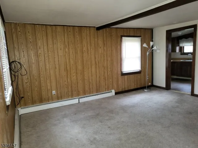 $1,150 | 715 East Central Avenue, Alpha, NJ 08865