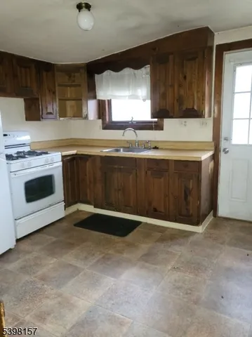 $1,150 | 715 East Central Avenue, Alpha, NJ 08865