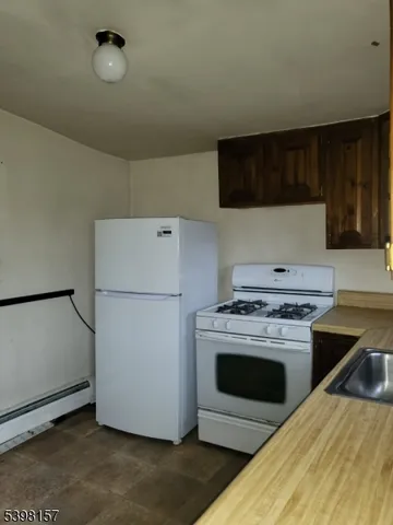 $1,150 | 715 East Central Avenue, Alpha, NJ 08865