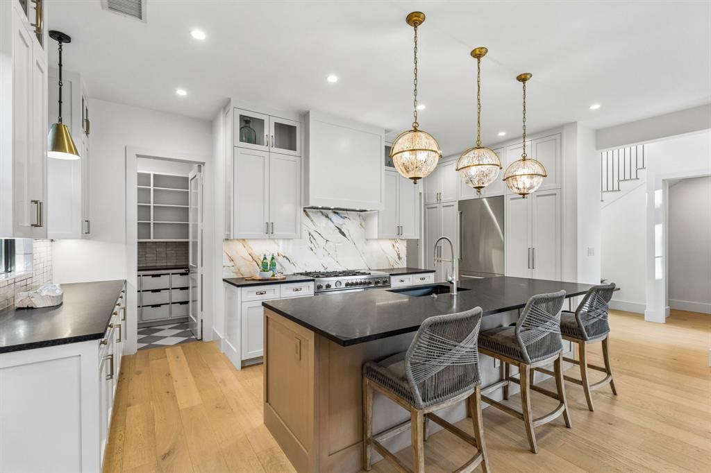 7403 Robin Road Dallas, TX 75209 - Photo 8 of 36 Gallery Image 8