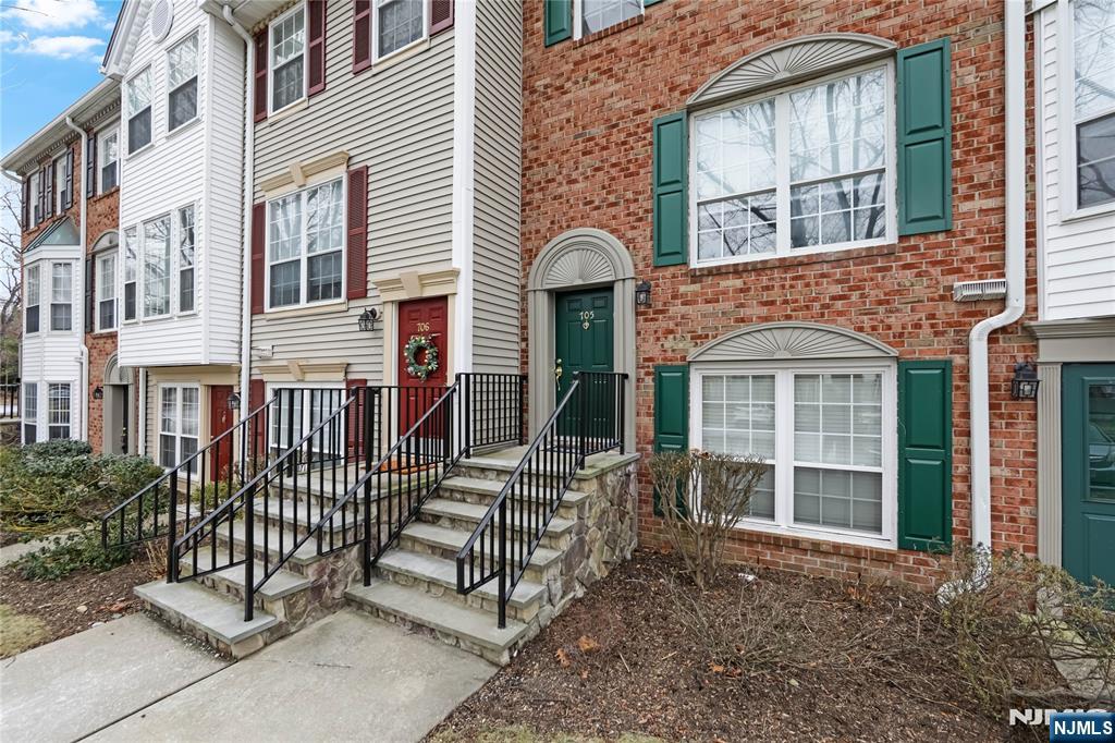 705 Pepperidge Road Mahwah, NJ 07430 - Photo 4 of 21 Gallery Image 4
