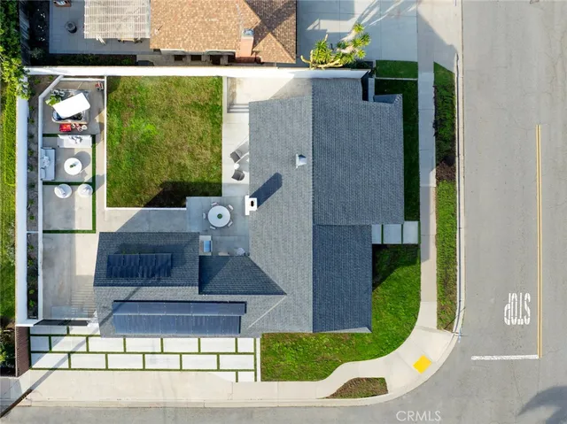 $1,999,999 | 913 Junipero Drive, Costa Mesa, CA 92626