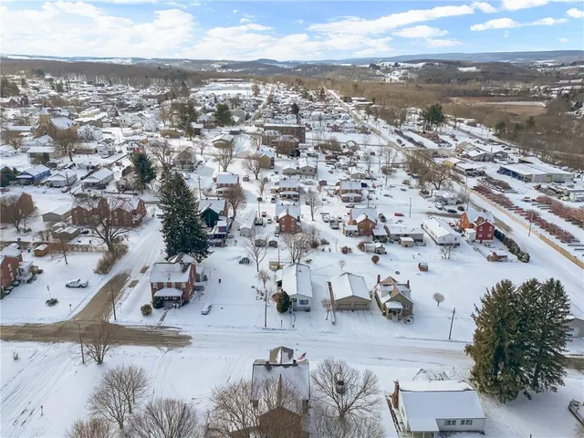 $67,500 | 221 Susquehanna Street, Boswell, PA 15531