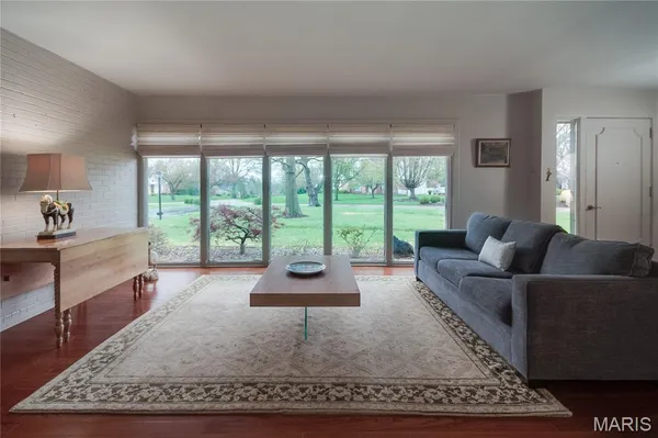 $650,000 | 5 Stacy Drive, Olivette, MO 63132