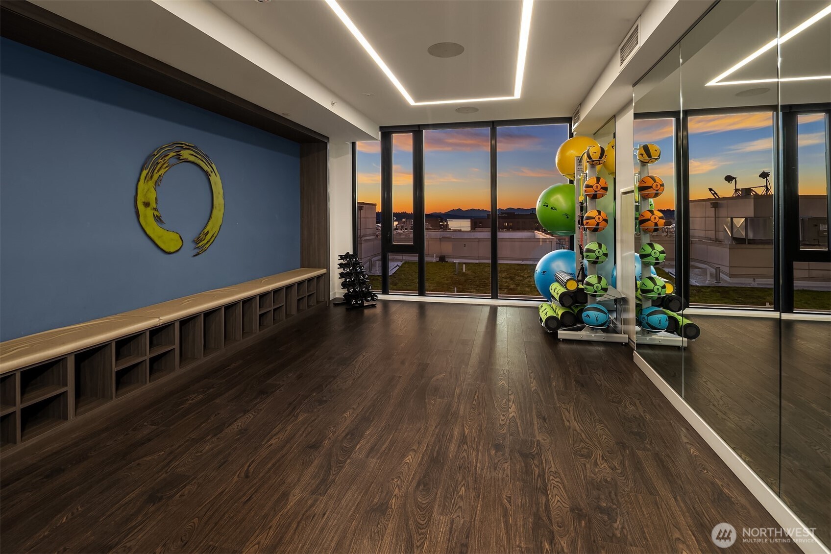 450 South Main Street, Unit 305 Seattle, WA 98104 - Photo 11 of 31