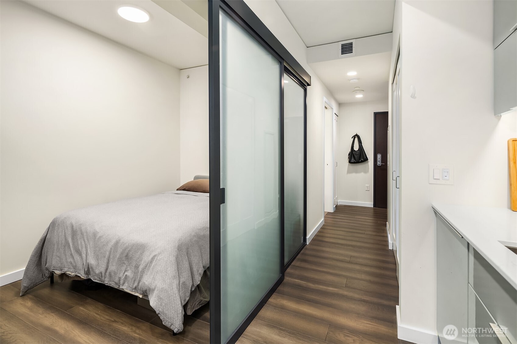 450 South Main Street, Unit 305 Seattle, WA 98104 - Photo 18 of 31