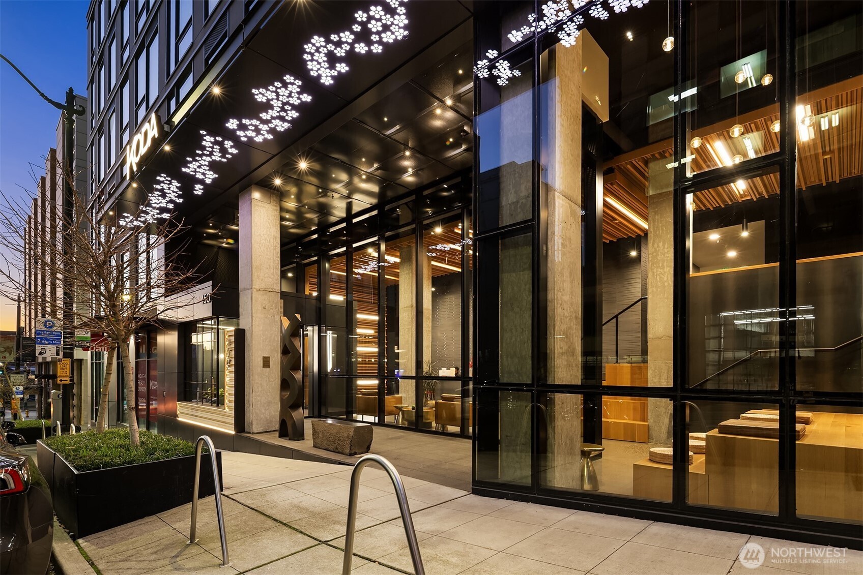 450 South Main Street, Unit 305 Seattle, WA 98104 - Photo 4 of 31