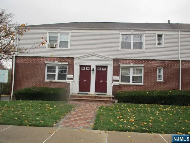 $1,735 | 204 Darwin Avenue, Unit A, Rutherford, NJ 07070