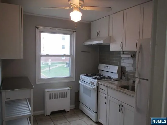 $1,735 | 204 Darwin Avenue, Unit A, Rutherford, NJ 07070