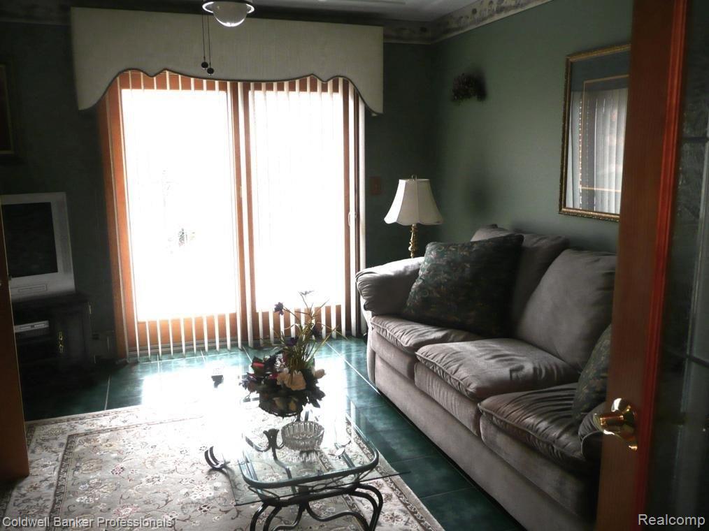3505 Dutton Road Rochester, MI 48306 - Photo 14 of 33 Den