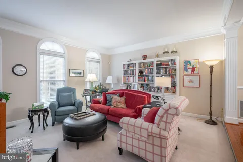 $5,000 | 259 Murtha Street, Alexandria, VA 22304