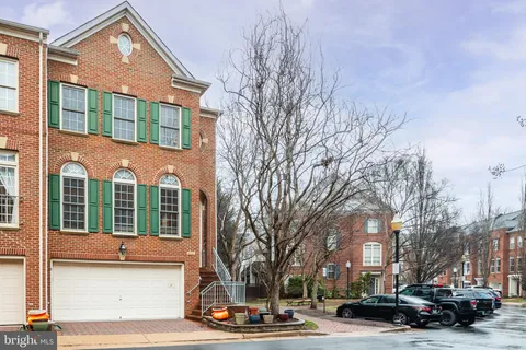 $5,000 | 259 Murtha Street, Alexandria, VA 22304