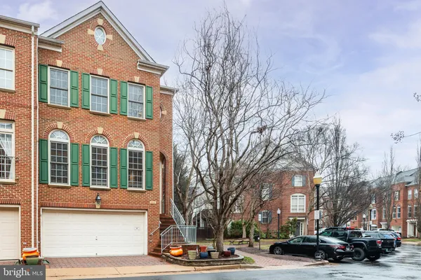 $5,000 | 259 Murtha Street, Alexandria, VA 22304