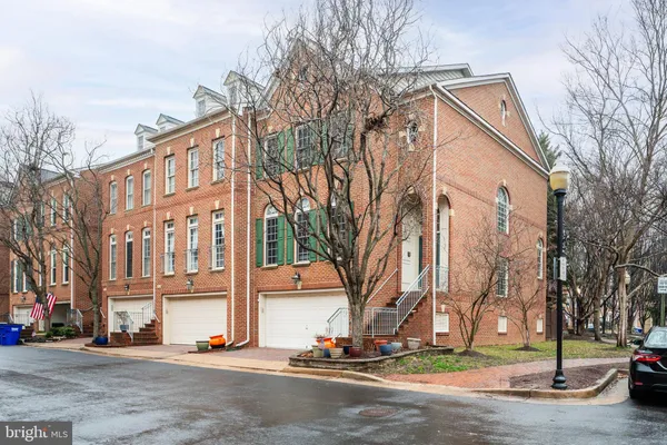 $5,000 | 259 Murtha Street, Alexandria, VA 22304