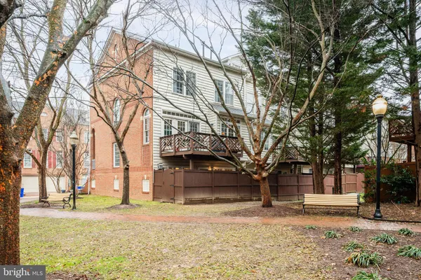 $5,000 | 259 Murtha Street, Alexandria, VA 22304