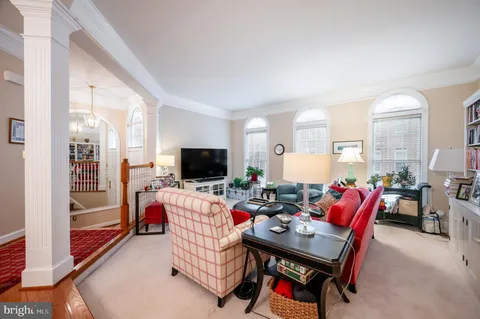 $5,000 | 259 Murtha Street, Alexandria, VA 22304