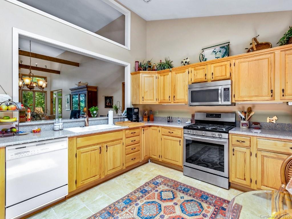 668 Deerlake Road Brevard, NC 28712 - Photo 11 of 33 Gallery Image 11