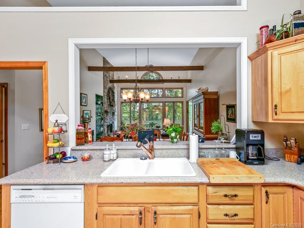 668 Deerlake Road Brevard, NC 28712 - Photo 13 of 33 Gallery Image 13