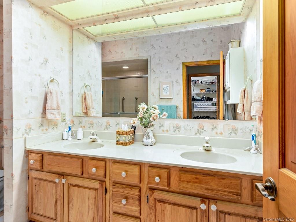 668 Deerlake Road Brevard, NC 28712 - Photo 20 of 33 Gallery Image 20
