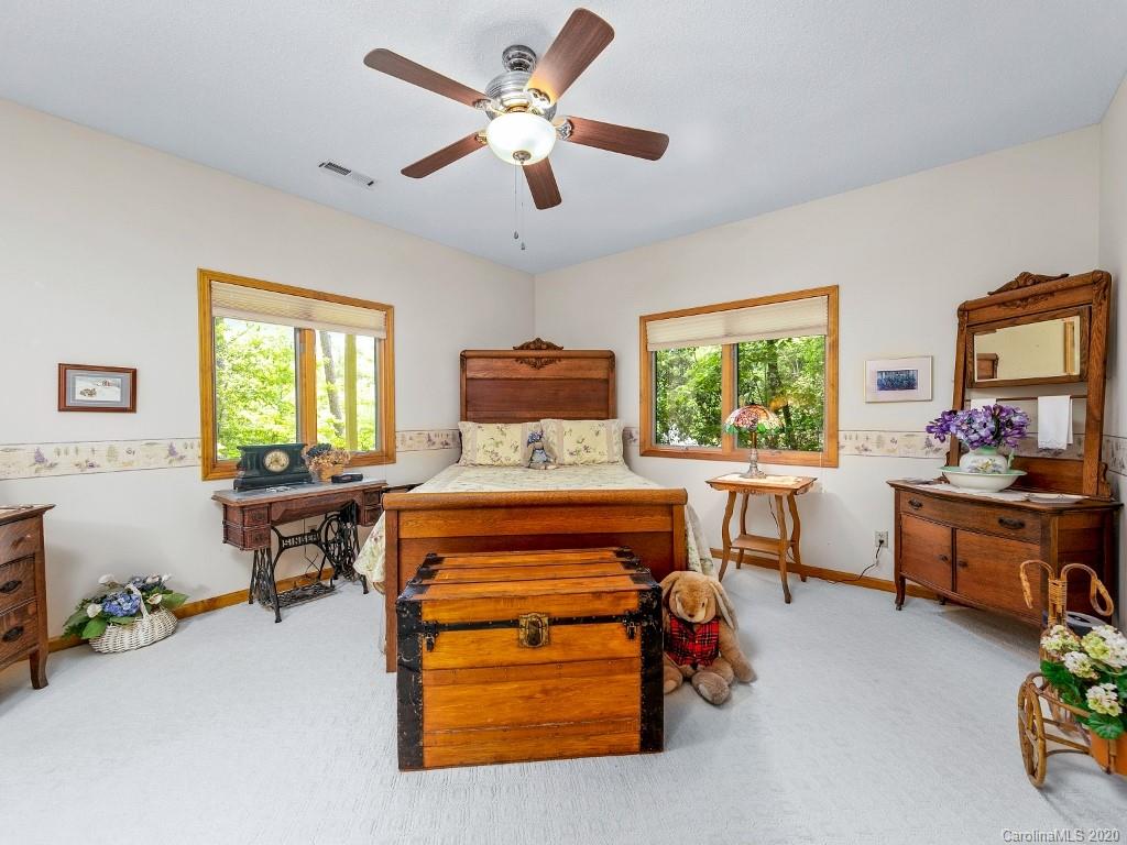 668 Deerlake Road Brevard, NC 28712 - Photo 27 of 33 Gallery Image 27