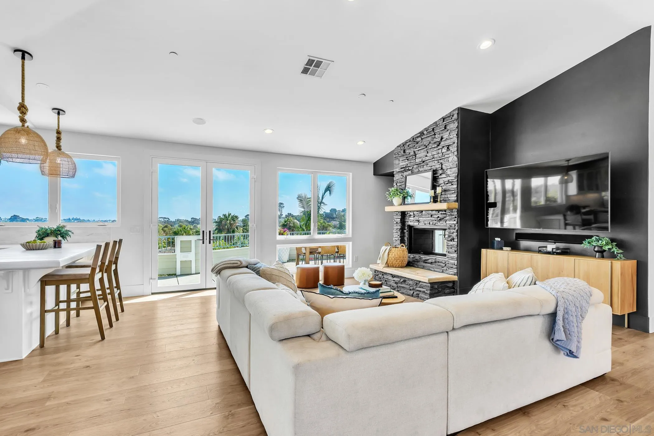 1809 Ivy Road Oceanside, CA 92054 - Photo 6 of 53 Gallery Image 6