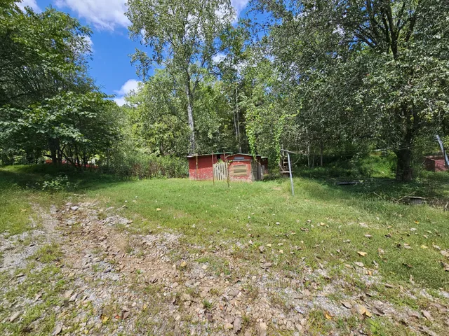 $139,900 | 81 Carver Hollow Lane, Pleasant Shade, TN 37145