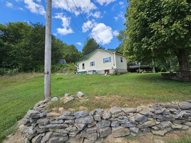 $139,900 | 81 Carver Hollow Lane, Pleasant Shade, TN 37145