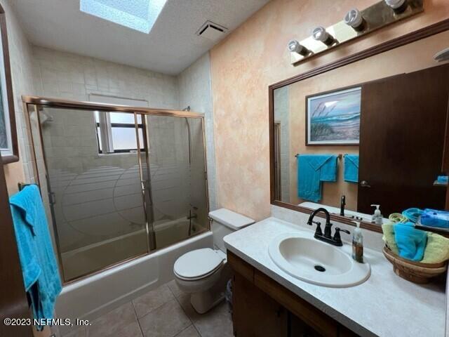 8 North Trident Place St. Augustine, FL 32080 - Photo 11 of 26 a bathroom with a sink a toilet and shower