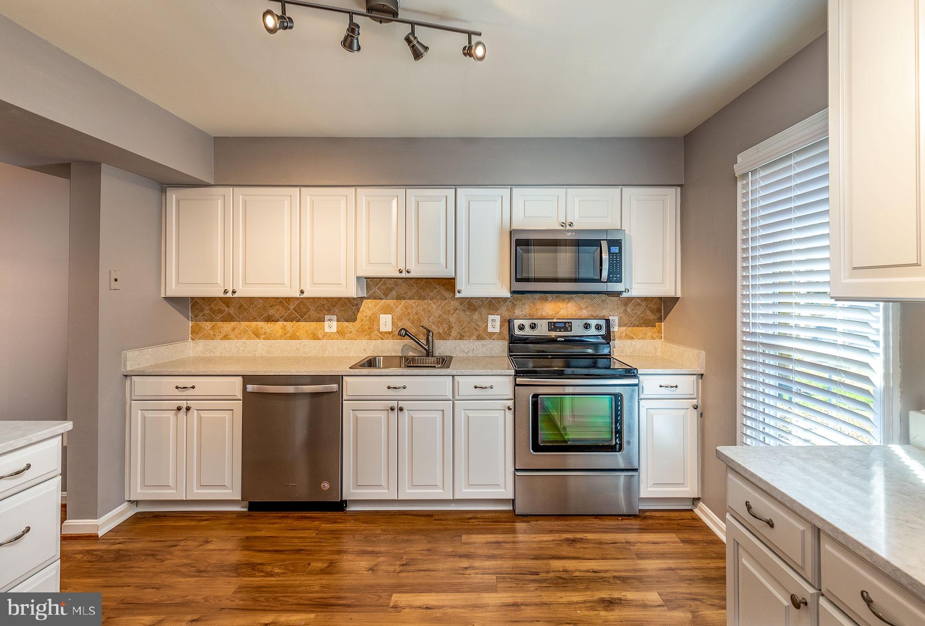 11710 Putting Green Court Reston, VA 20191 - Photo 8 of 29 Gallery Image 8