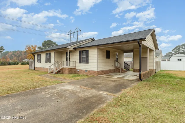 $211,000 | 417 South Peedin Avenue, Selma, NC 27576