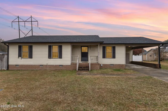$211,000 | 417 South Peedin Avenue, Selma, NC 27576