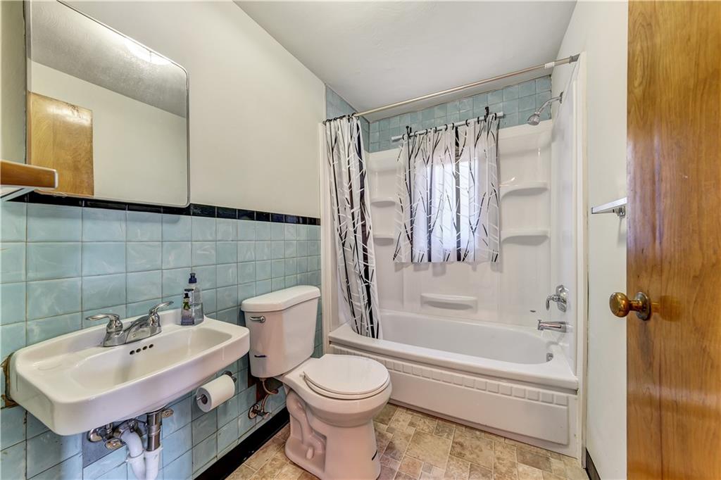 332 Sarah Street McKees Rocks, PA 15136 - Photo 12 of 21