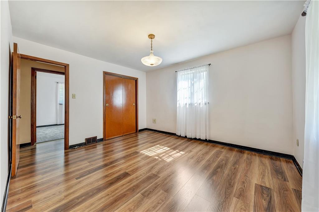 332 Sarah Street McKees Rocks, PA 15136 - Photo 4 of 21