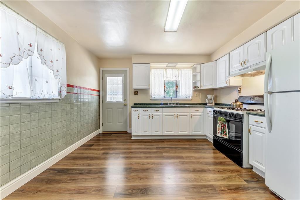 332 Sarah Street McKees Rocks, PA 15136 - Photo 10 of 21