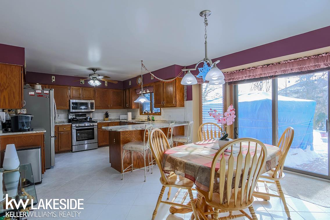 52358 Ten Point Drive Macomb, MI 48042 - Photo 13 of 52 50033593-12.JPG