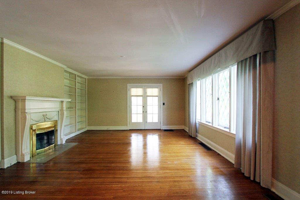 06 Living Room