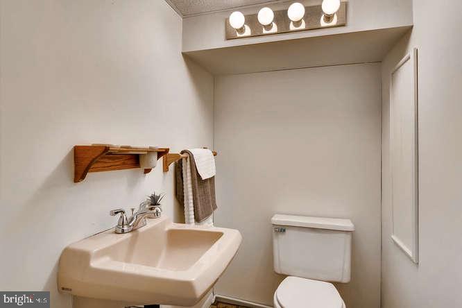 8140 Del Haven Road Baltimore, MD 21222 - Photo 20 of 27 Basement 1/2 bath