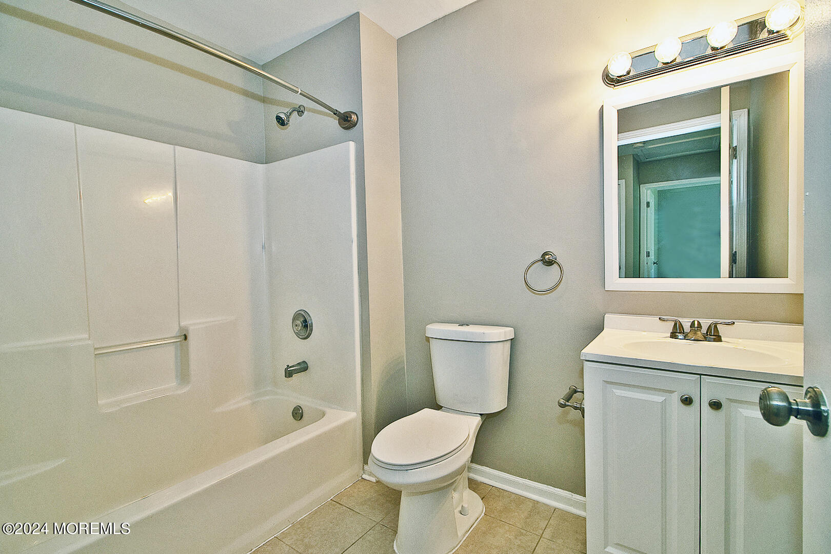 79 Timberline Road Bayville, NJ 08721 - Photo 30 of 40 a bathroom with a toilet sink and bathtub