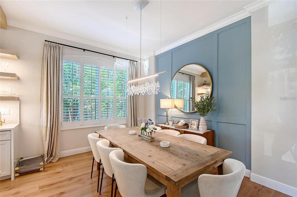 3921 Maravic Place Sarasota, FL 34231 - Photo 11 of 42