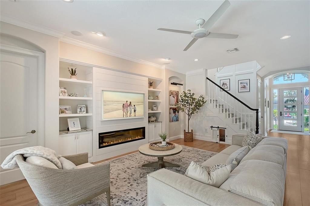 3921 Maravic Place Sarasota, FL 34231 - Photo 13 of 42